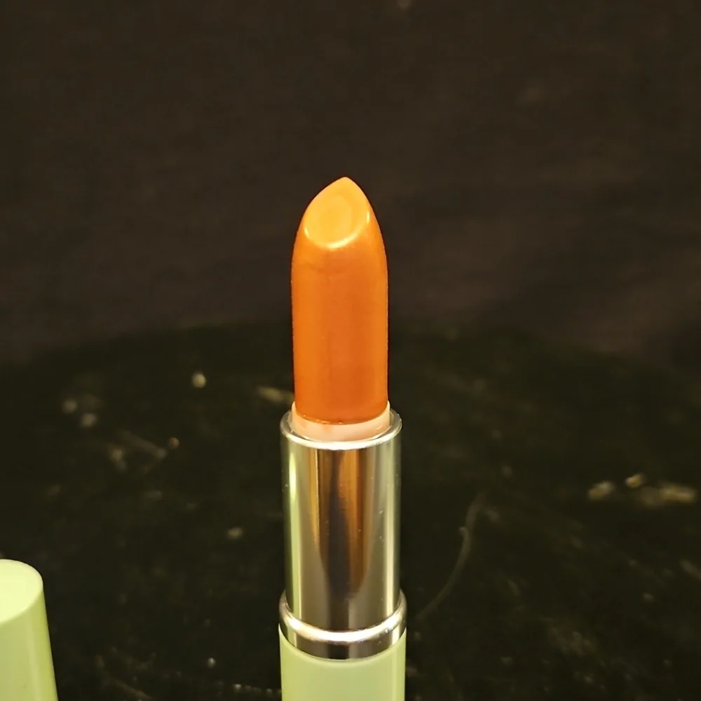 NEW Clinique Different Lipstick Think Bronze Long Lasting-‎ Green Tube-Full Size